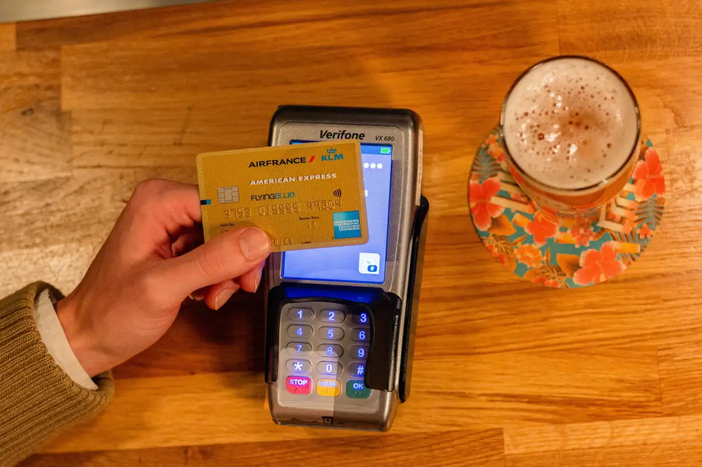 The Best Card Machine Options for a Retail Store in the UK